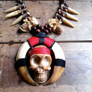 Kalung Etnik Tengkorak Replika Antik Kalung Taring Khas Dayak Pria Wanita