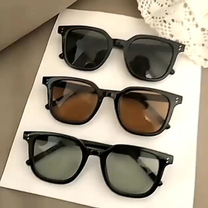 Kacamata Hitam Wanita & Pria: Lensa Sunglasses Korea Fashion Kecil