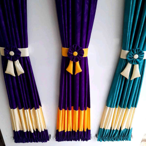 Gorden kupu kupu untuk jendela minimalis