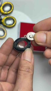 กรอบพระเลเซอร์แบบสำเร็จ ขนาดองค์พระ 1.3x1.6 cm. เหรียญเม็ดแตง หลวงปู่ทวด แบบใส่เองได้ที่บ้าน วัสดุเป็นอะคริลิค พร้อมส่ง