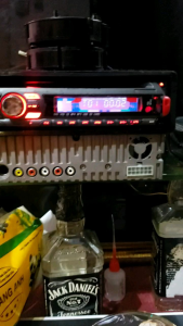 Máy phát nhạc ô tô liền Amply Sony . Tính năng USB/AUX/radio