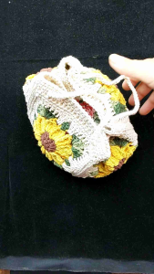กระเป๋าถักโครเชต์ by DaCraftHouse กระเป๋าถือ ขนาดเล็กกระทัดรัด (Mini Bag) ลายดอกทานตะวัน (Sunflower) ถักด้วยเชือกฟอก ฝ้าย 100% มีขนาด 14 x 25 cm.17x30cm.ขึ้นไป