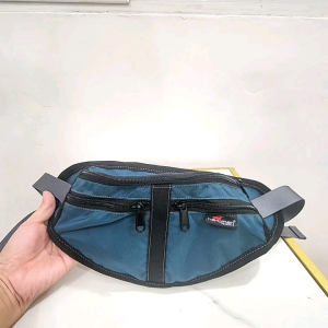 Hanuman Belt Bag | Waist pack | Running beltpouch "Vraja" Adjustable strap Water resistant Durable materials 4 Zipper pocket