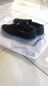 Sepatu Slip On Hush Puppies Jeremy Laziest - Slip On Black ORlGlNAL