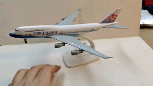 20 cm or 8 inches China Airlines B747 Diecast Airplane Collection with Landing Gears and Display Stand Aircraft Collectibles