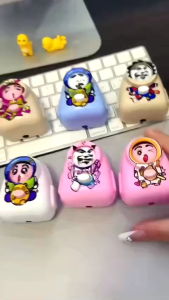 (Shop bán giá sỉ) Bật Lửa móc khóa túi chuyển mặt. Nhấn nút chuyển 4 khuôn mặt khác nhau. Lửa khò màu hồng xài gas Trêu bạn stress vui nhộn Thích hợp làm quà tặng