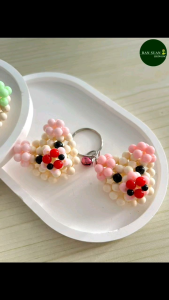 พวงกุญแจลูกปัด รูปหน้าหมู สีพาสเทล ขนาด 6 มิล คละสี