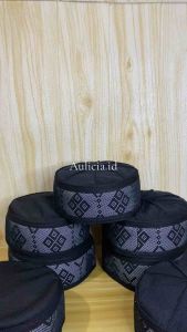 PECI HITAM MOTIF ALFARUQI TAMPILAN MEWAH ELEGANT DAN NYAMAN KOPIAH PRIA DEWASA TERMURAH TERLARIS MOREDOEL
