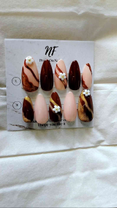 Kuku Palsu Almond: Desain Unik & Wedding Murah