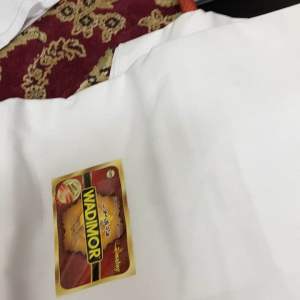 Kain pelikat wadinor berjalur belakang dah siap jahit