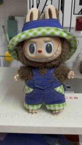 ชุดยีนส์+สก๊อต ลาบูบู้ ชุดตุ๊กตา เอี๊ยม+หมวก