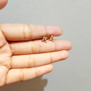 Deux - Anting Tusuk Wanita Salib