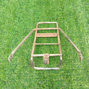 เหล็กตะแกรงหน้า Suzuki rc100 แท้ถอดรถมือสองเหมาะทำสีใหม่นะครับ. (กรุณาอ่านก่อนกดสั่งซื้อสินค้านะครับ