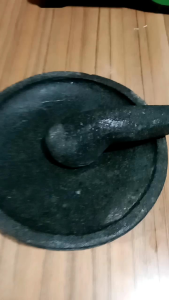 Cobek Muntu Asli Batu Kali: Alat Masak Tradisional