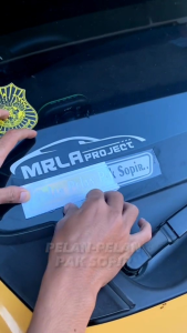 STICKER PELAN PELAN PAK SUPIR CUTTING | STICKER MOTOR MOBIL HELM STICKER Hologram