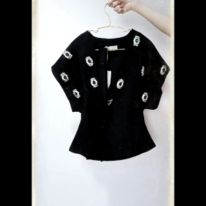 CATWALK  เสื้อประดับเพชร+สายผูกเอว