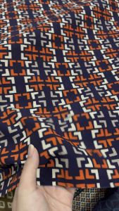 [HCM] Vải lụa Hàn. Chất lụa đẹp chuẩn dày dặn. ( kèm video hình thật ). Họa tiết in sắc sảo đẹp mắt. Khổ vải 15m