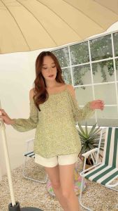 Garden Top 🌴☀️ สำหรับคุณชื่อเสื้อสายใหม่กับกางเกงช่วยเสริมสร้างสุขภาพใส สีน่ารัก เนื้อผ้าลูกดอกไม้ สายเดี่ยว เน้นยาว ใส่ปริมาณกันลง สดใส กางของใส่ออกไปชิคๆ เช่นคู่กังวล ขายาว ใส่ผ้าชีฟองเกรดพรีเมียม ลายดอกไม้ ช่วยกระตุ้นความอ่อนเยาว์และเส