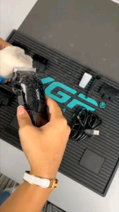 Original VGR V-118 Professional Hair Clipper Mens Electric Hair Trimmer Haircuts Machine USB Charging Ba...