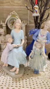 Tượng mẹ và bé gốm sứ cổ điển đẹp mắt trang nhã-Classic ceramic statue of mother and baby beautiful and elegant