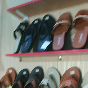 [CUCI GUDANG] SANDAL CANTIK // SANDAL WANITA // AANDAL KEKINIAN NYAMAN DAN AWET // FLAD JPT