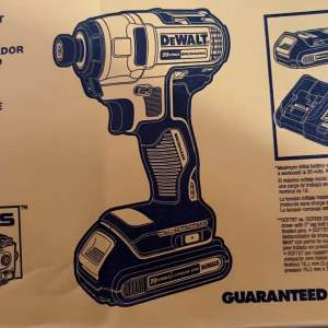 Dewalt 20V MAX* BRUSHLESS IMPACT DRIVER KIT