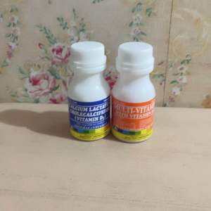 CALCIUM LACTATE and MULTIVITAMINS for GAMEFOWLS (90 for 2 bottles)
