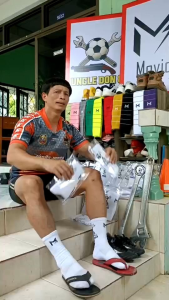 ถุงเท้าครึ่งแข้ง Movic x Uncle Don 8 ลุงดอน นักฟุตบอลจักรวาล ขนาดฟรีไซส์ผู้ใหญ่