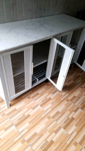 ตู้ครีวอลูมิเนียม / TOP หิน