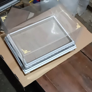 Kotak hantaran frame fiber F.A.store dengan kaki sudut tutup dan siku gratis isi 3 boks.