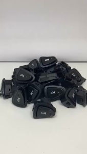 TOMBOL KLAKSON/SAKLAR TOMBOL KLAKSON MOTOR REVO ABSOLUTE BLADE /SCOOPY/BEAT FI/SPACY FI/VARIO 125/GENIO