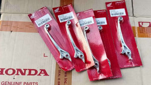 Handle Lever Right Honda Genuine(Wave 110R/Honda Beat/Wave125/XRM125)