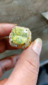 Cincin Batu Permata Topaz: Pilihan Tepat untuk Sehari-hari dan Acara Formal