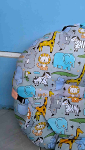 Sofa Bayi Dengan Pengaman & Bantal Mahkota Bonus Plastik Mika