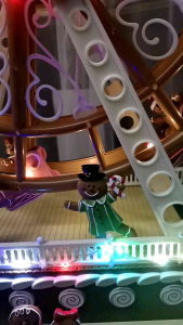 GINGERBREADS GIANT FERRIS WHEEL CHRISTMAS VILLAGE ( CHRISTMAS DECORATIONS )