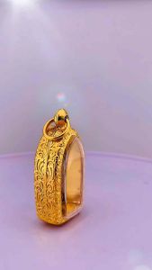 กรอบพระสำเร็จรูปงานเลเซอร์ 24K อย่างดี งานไม่ลอก ไม่ดำ ทรงพระรอด องค์รูปหล่อ รหัส 51