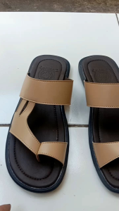 Sandal Kulit Pria: Desain Kasual & Nyaman