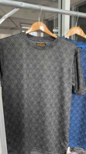 เสื้อคอกลม แขนสั้น ผ้าโพลี พร้อมจัดส่ง