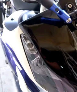 Topeng R15 V1 & V2: Desain & Aksesoris Motor