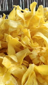 cemilan keripik pisang karya ayu gurih nikmat reyah