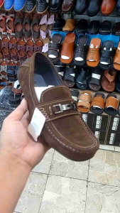 SEPATU PRIA CASUAL TERBARU/TERLARIS