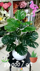 Daun Hias Monstera 18.Cabang Daun Dengan Vas Bola Hiasan Dekorasi MEJA Ruangan