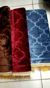 sajadah kubah polos tebal/ Sajadah kubah premium/ sajadah embos premium/ sajadah bulu tebal dan lembut/ sajadah beludru/ sajadah kubah Turkey
