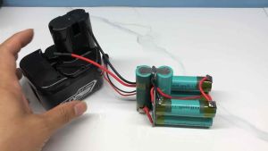 Pin Hitachi lùn 12V ( Đóng 6cell Eve20p new 4.0ah xã 40a) .pin Thay thế pin Nhật Bãi