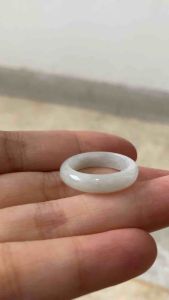 แหวนหยกเกลี้ยงดิบแท้ Jadeite Type A ไซส์ 53 (17 มม.)