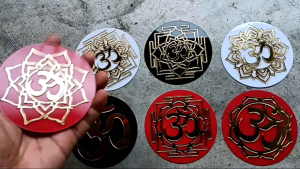 ป้ายมงคล ป้ายโอม โอม ติดผนัง OM โลโก้โอม หิ้งพระ พระพิฆเนศ กระจกอะคริลิคทองกระจกเงา มีพื้นหลังเพิ่มความแข๊งแรง มีสีและขนาดให้เลือก