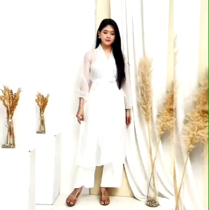 Outer Organza Cutie: Pakaian Luar Wanita Desain Fashionable