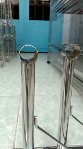 Bộ treo dô` cao cấpdạng bass đầu hàn ống  o27mm  xỏ vừa ống o25mm  inox cao cấp  dày  hộp  bắt tường là 13mmx26mm(dày 1.5mm)  khoan 3 lỗ ..Dòng bass cải tiến...