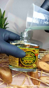 Minyak urut HERBAL Ajaib PAKUAN Khas Sunda Minyak urut Herbal sensasi Hangat Segar • Meredakan pegal linu nyeri Sendi/Otot masuk angin perut kembung • Pusing Filek & Flu (bisa di hirup) • Benjolan • Reumatik • Asam Urat • Keseleo • DLL