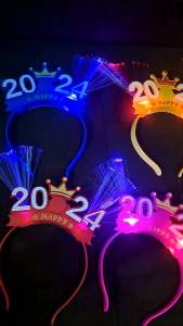 Bando Berkualitas Tinggi & Nyala LED untuk Tahun Baru 2024